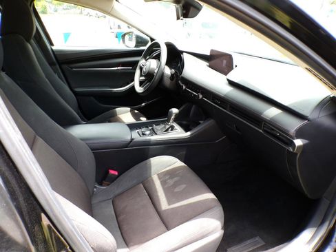 Used 2022 MAZDA MAZDA3 Sedan FWD image 18