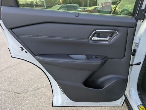 New 2026 Nissan Rogue Platinum w/ Tech Package AWD/4WD image 26