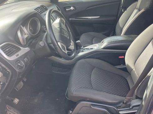 Used 2017 Dodge Journey SXT image 2