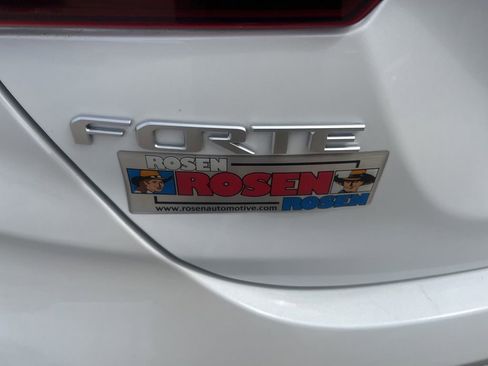 Used 2022 Kia Forte GT-Line w/ GT-Line Technology Package FWD image 31