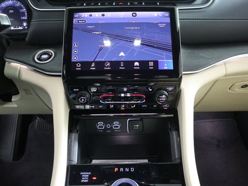 New 2025 Jeep Grand Cherokee L Limited w/ Black Appearance Package image 25