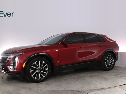 Used 2024 Cadillac Lyriq Sport AWD/4WD image 18