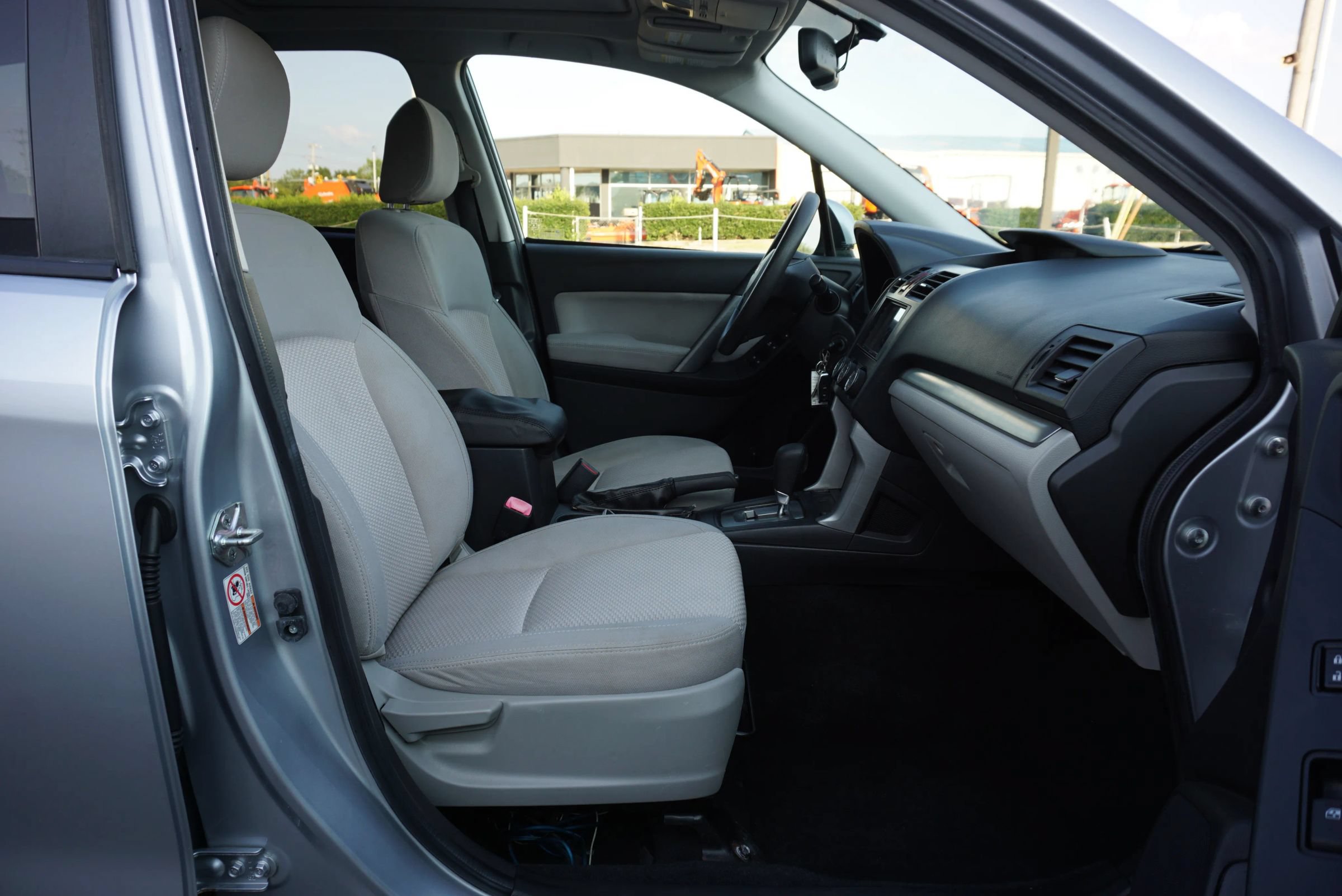 Used 2014 Subaru Forester 2.5i Premium w/ All-Weather Package AWD/4WD image 25