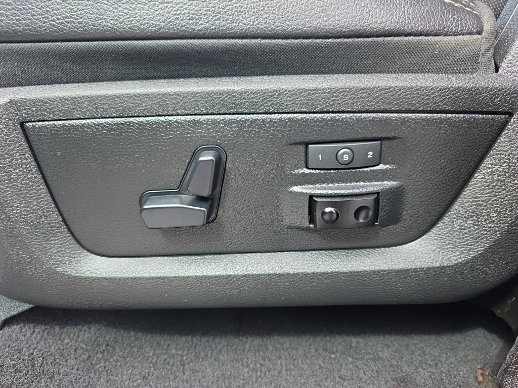 Used 2018 RAM 1500 Laramie w/ Convenience Group AWD/4WD image 33