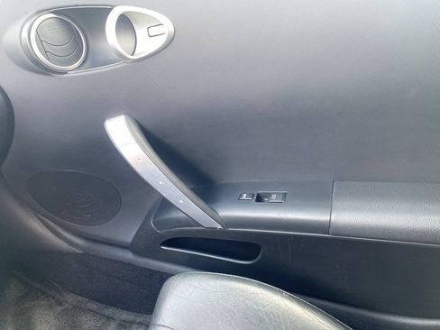 Used 2005 Nissan 350Z Touring RWD image 26