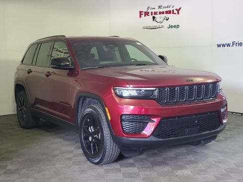 Used 2024 Jeep Grand Cherokee Altitude AWD/4WD image 2