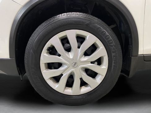 Used 2018 Nissan Rogue S image 22