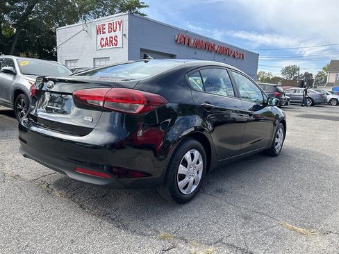 Used 2017 Kia Forte LX image 4