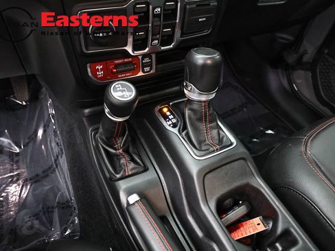 Used 2021 Jeep Gladiator Rubicon w/ LED Lighting Group AWD/4WD image 13