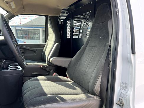 Used 2022 Chevrolet Express 2500 w/ Driver Convenience Package image 10