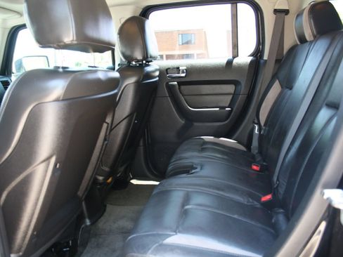 Used 2007 HUMMER H3 w/ Chrome Appearance Package AWD/4WD image 16