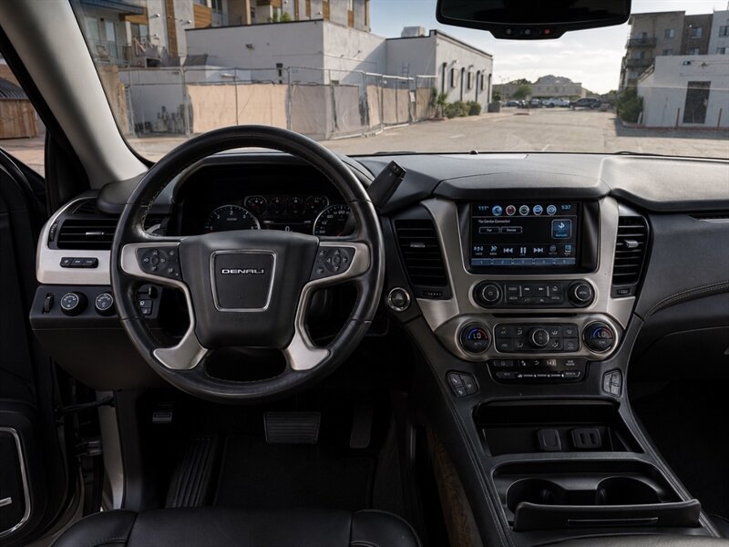 Used 2018 GMC Yukon Denali w/ Open Road Package AWD/4WD image 18