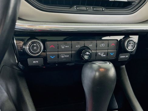 Used 2022 Jeep Compass Limited w/ Sun and Sound Group AWD/4WD image 15