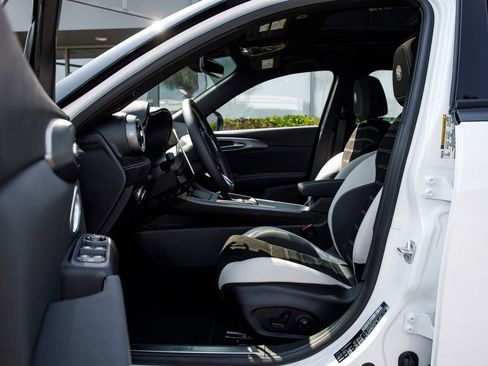 New 2026 Alfa Romeo Tonale w/ Active Assist Package image 29