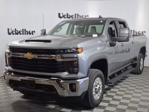Used 2026 Chevrolet Silverado 2500 LT w/ All Star Edition AWD/4WD image 3