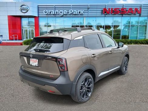 New 2026 Nissan Kicks SR w/ SR Premium Package FWD image 2