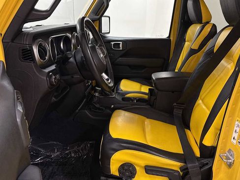 Used 2019 Jeep Wrangler Unlimited Sahara image 14