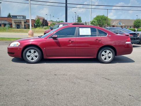 Used 2009 Chevrolet Impala LT w/ Luxury Edition Package FWD image 2