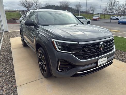 New 2026 Volkswagen Atlas Cross Sport SEL Premium R-Line image 3