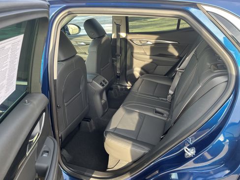 Used 2023 Buick Envision Essence image 12