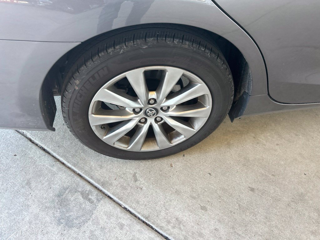 Used 2017 Toyota Camry XLE w/ Moonroof Package FWD image 15