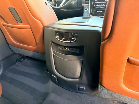 Used 2015 Cadillac Escalade ESV Luxury image 22