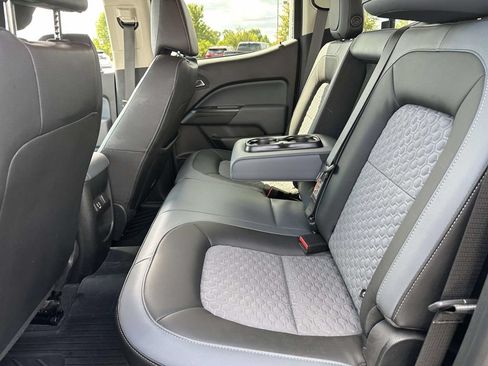 Used 2022 Chevrolet Colorado Z71 AWD/4WD image 12