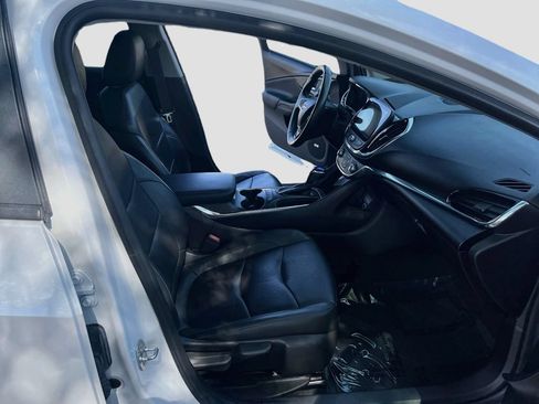 Used 2018 Chevrolet Volt Premier w/ Driver Confidence Package FWD image 28