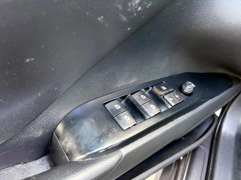 Used 2020 Toyota Camry LE image 18