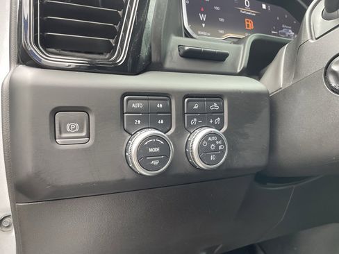 Used 2022 GMC Sierra 1500 AT4 w/ AT4 Premium Package image 10