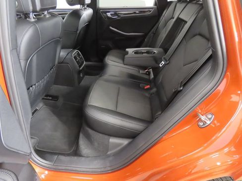 Certified 2025 Porsche Macan AWD/4WD image 44