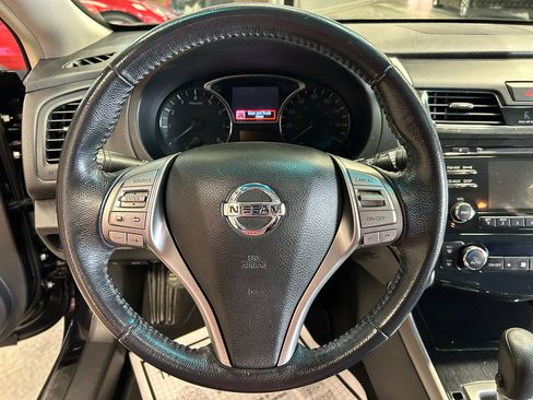 Used 2013 Nissan Altima 2.5 SV FWD image 10