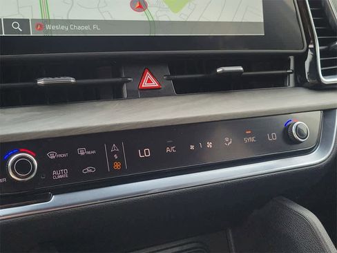 Used 2025 Kia Sportage X-Line w/ Premium Package image 29