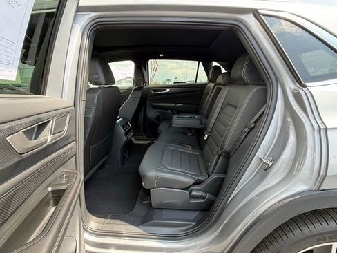 Certified 2025 Volkswagen Atlas Cross Sport SEL image 15