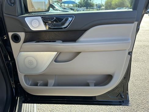 Used 2023 Lincoln Navigator L Reserve image 22