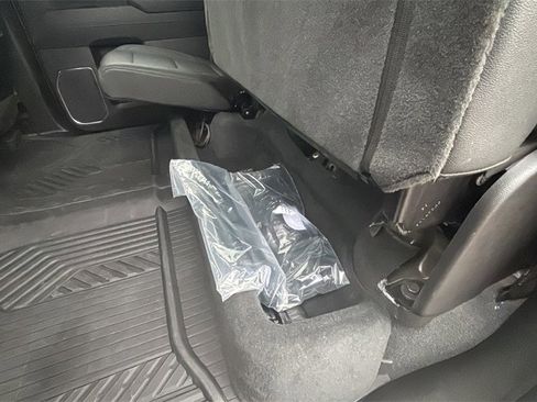 Used 2024 Chevrolet Silverado 2500 LTZ w/ LTZ Premium Package image 31