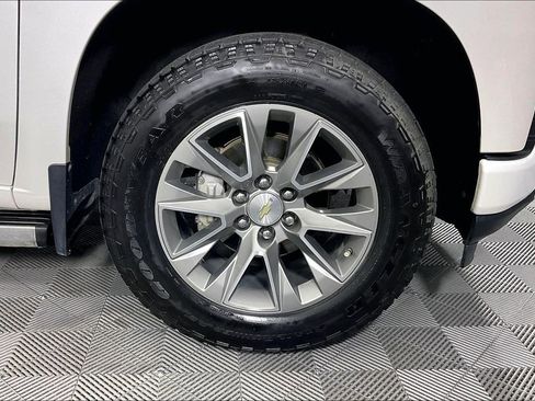 Used 2019 Chevrolet Silverado 1500 High Country w/ Safety Package II image 11