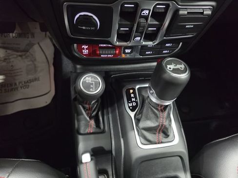 Used 2020 Jeep Wrangler Unlimited Rubicon AWD/4WD image 16