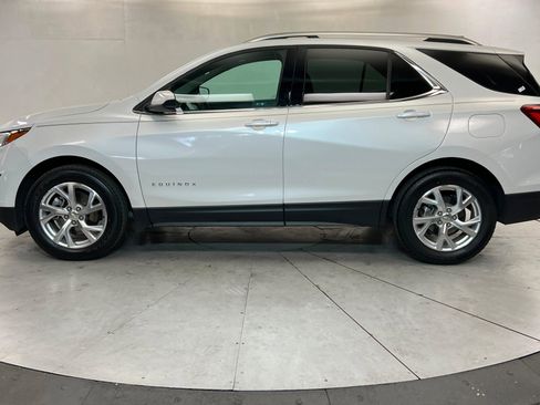 Used 2020 Chevrolet Equinox LT FWD image 2