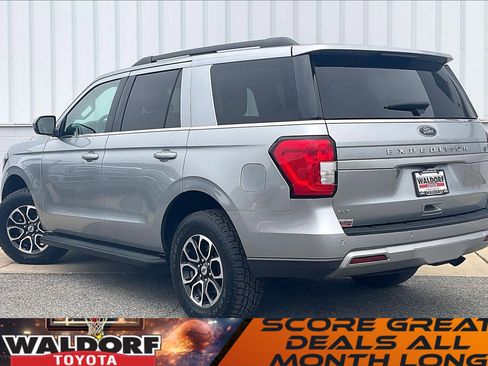 Used 2024 Ford Expedition XLT image 15