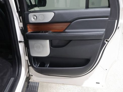 Used 2019 Lincoln Navigator L Reserve AWD/4WD image 20