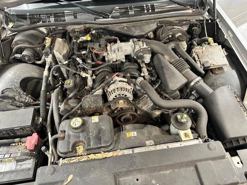 Used 2006 Ford Crown Victoria LX RWD image 40