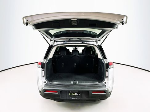 Used 2024 Nissan Pathfinder SV image 29