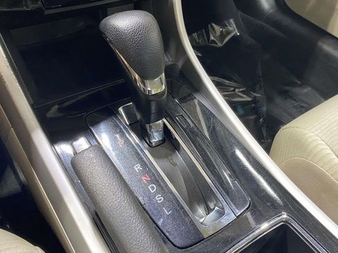 Used 2017 Honda Accord LX image 31