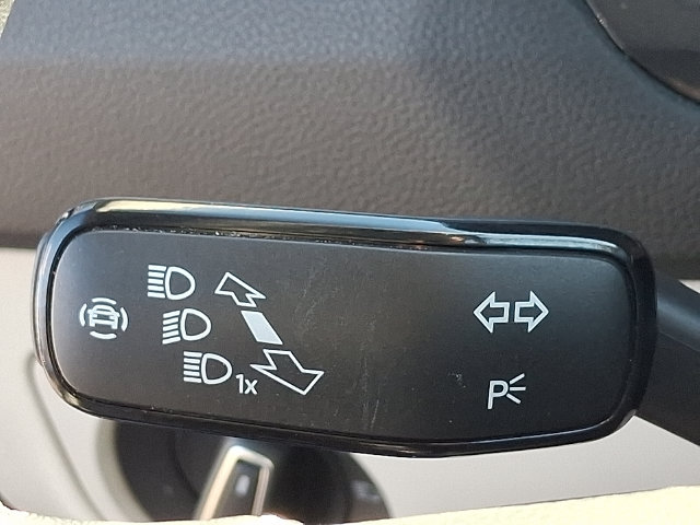 Used 2023 Volkswagen Tiguan SE FWD image 25