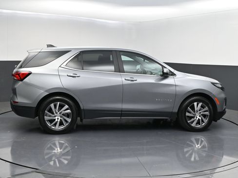 Used 2024 Chevrolet Equinox LT FWD image 8