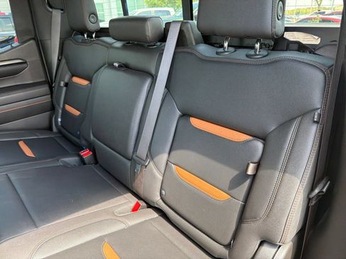 Used 2023 GMC Sierra 1500 AT4 w/ AT4 Premium Package AWD/4WD image 19