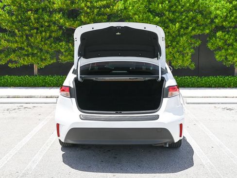 Used 2024 Toyota Corolla LE FWD image 9