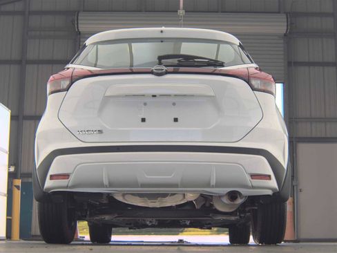 Used 2025 Nissan Kicks Play S FWD image 10