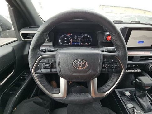Used 2025 Toyota Tacoma TRD Off-Road image 12